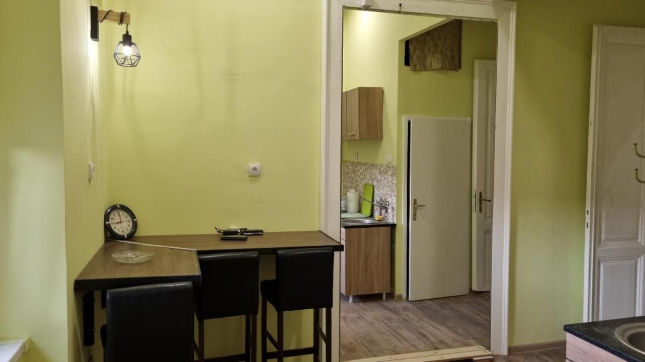 Apartment Kiki Novi Sad Buitenkant foto