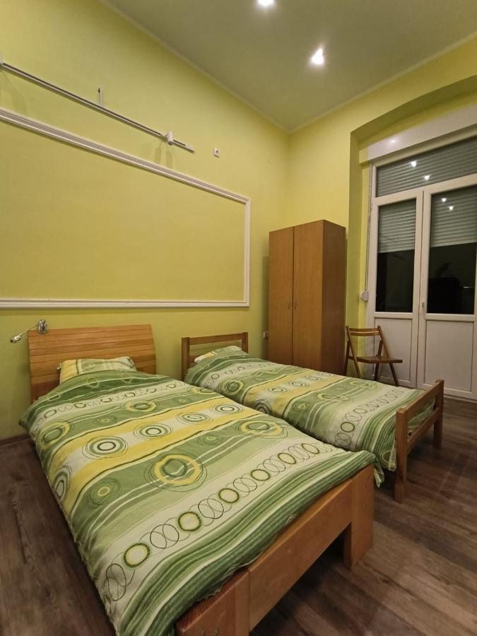 Apartment Kiki Novi Sad Buitenkant foto
