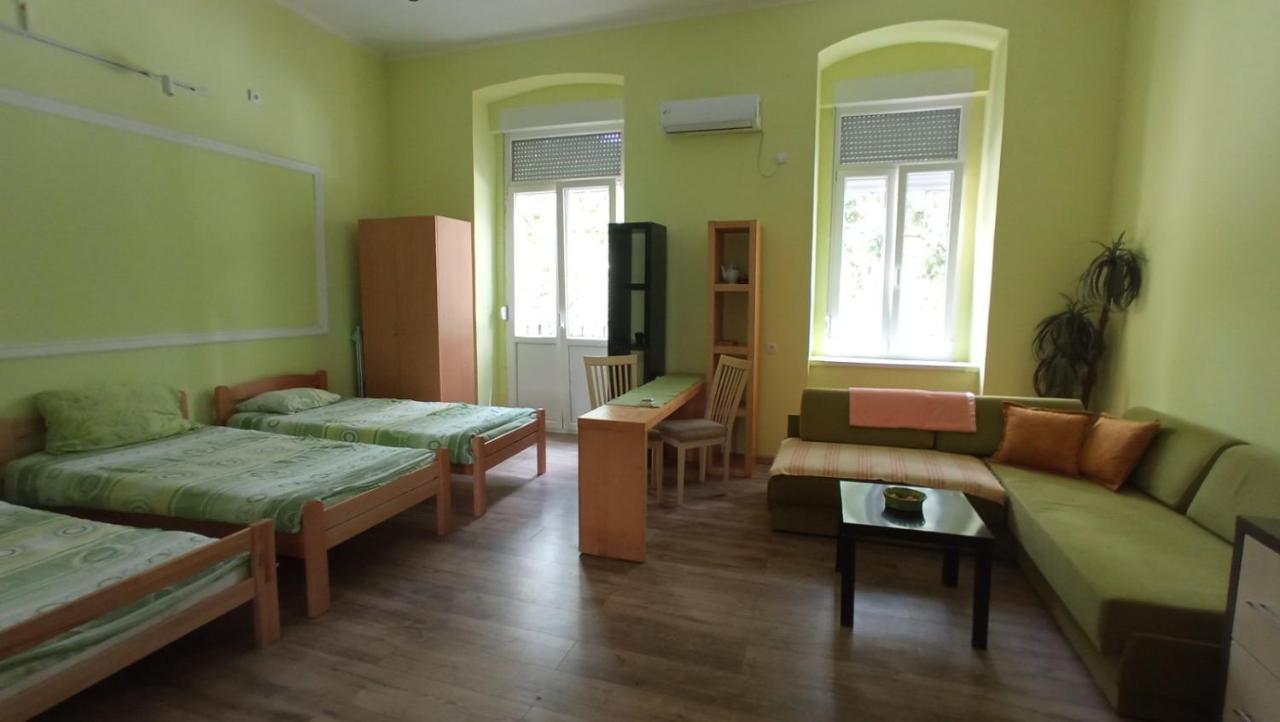 Apartment Kiki Novi Sad Buitenkant foto