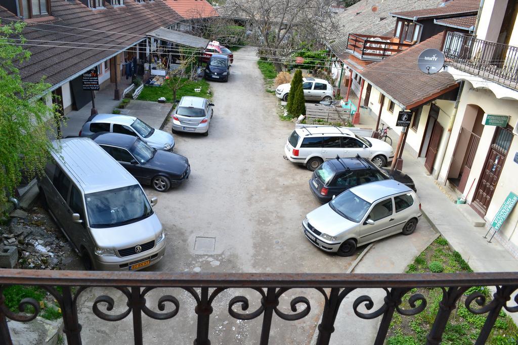 Apartment Kiki Novi Sad Buitenkant foto